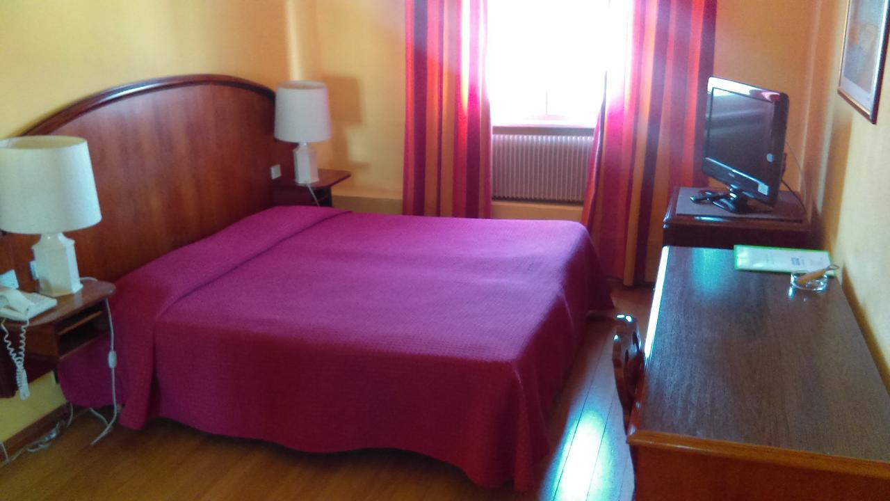 Deluxe Room,587283372:JPEG