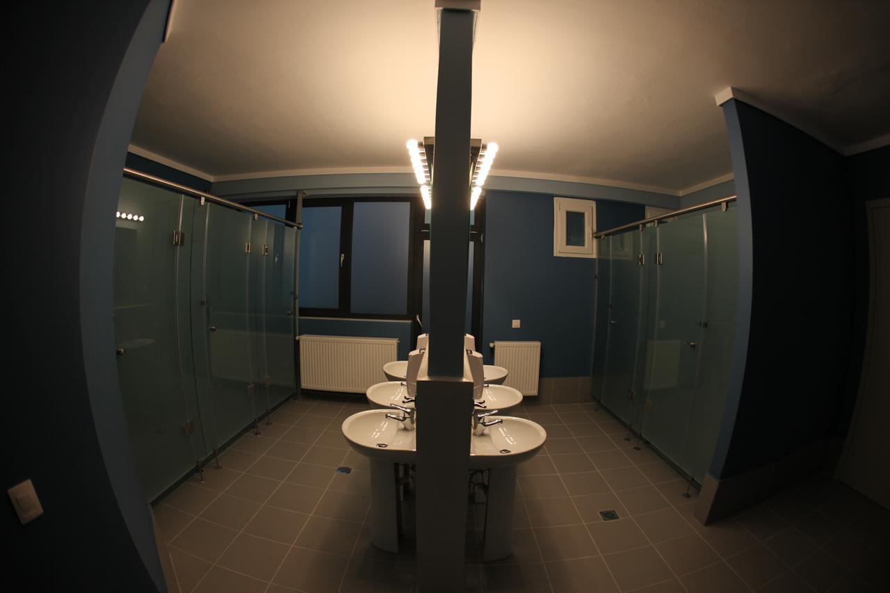 Lit dans Dortoir pour Femmes de 4 Lits