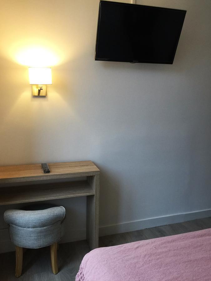 Small Double Room,610494388:JPEG