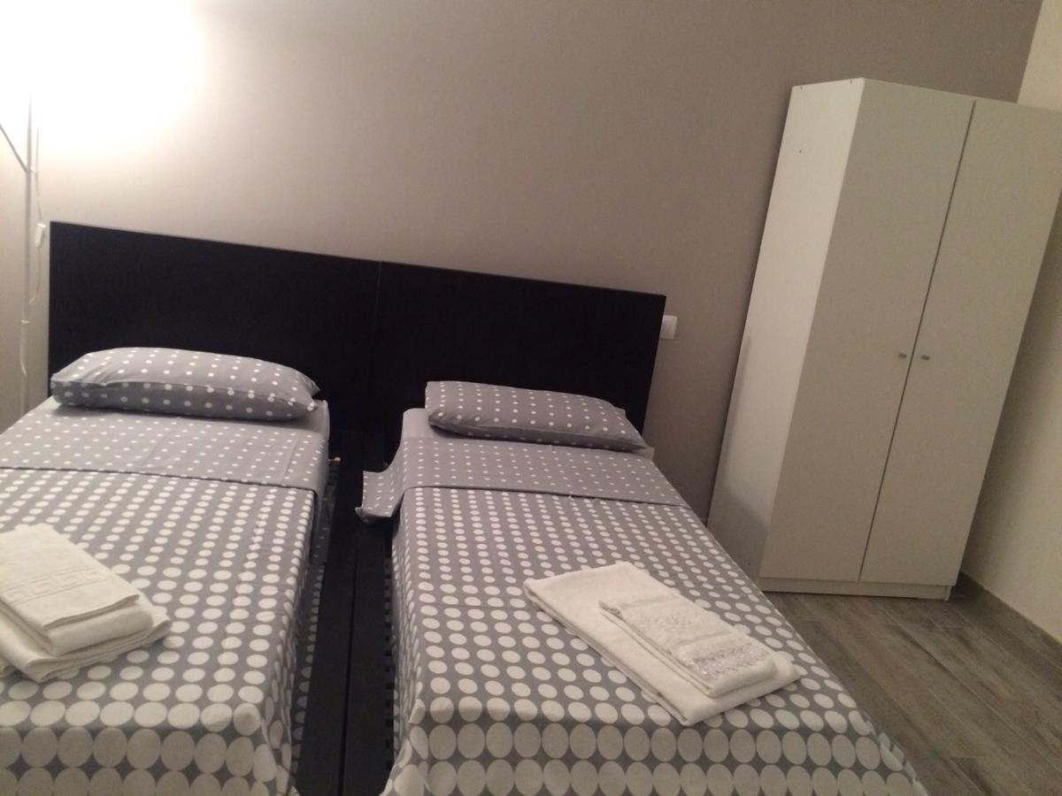 Chambre Lits Jumeaux avec Toilettes Communes