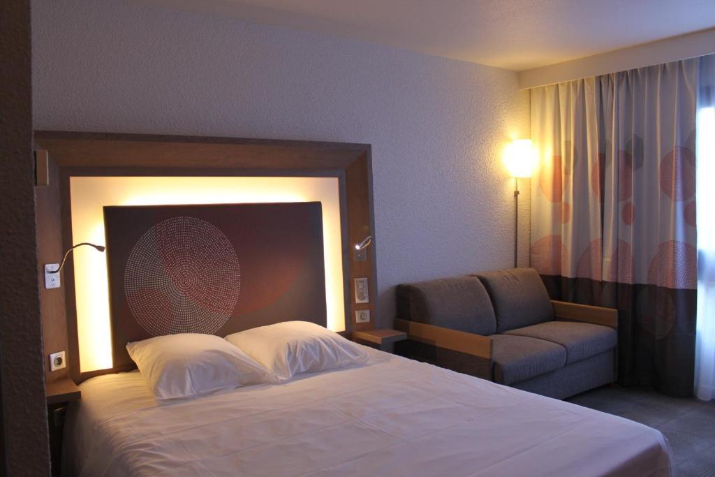 Standard Double Room with Double Sofa Bed,61351645:JPEG