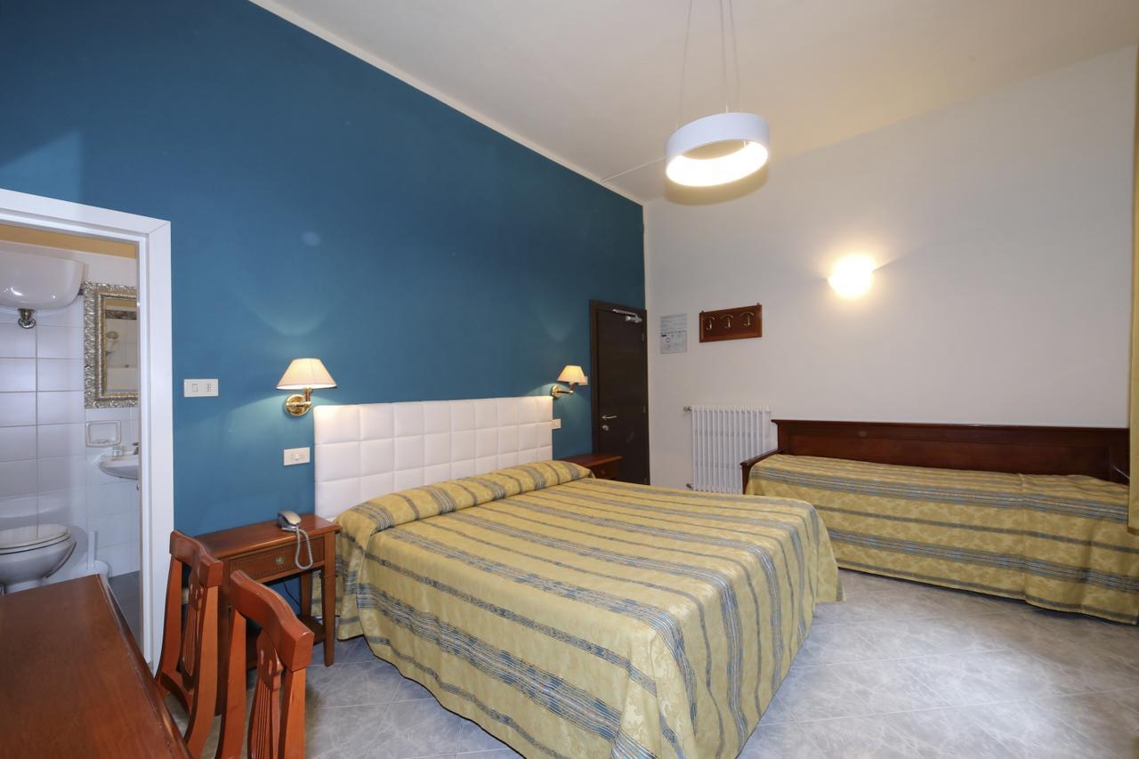 Triple Room,630820485:JPEG