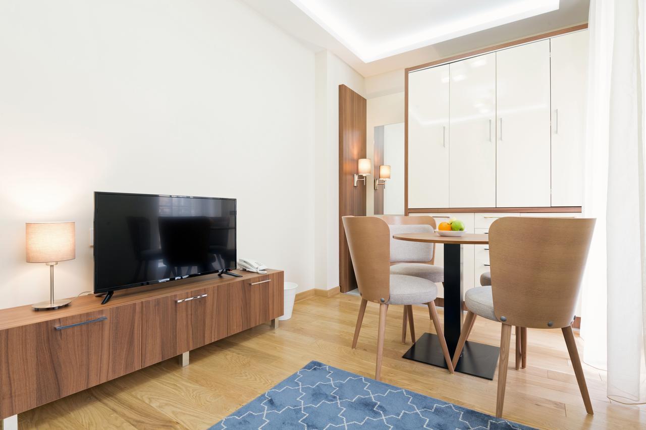 One-Bedroom Apartment,633515061:JPEG