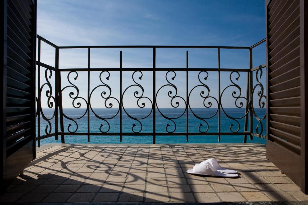 Double or Twin Room Sea View