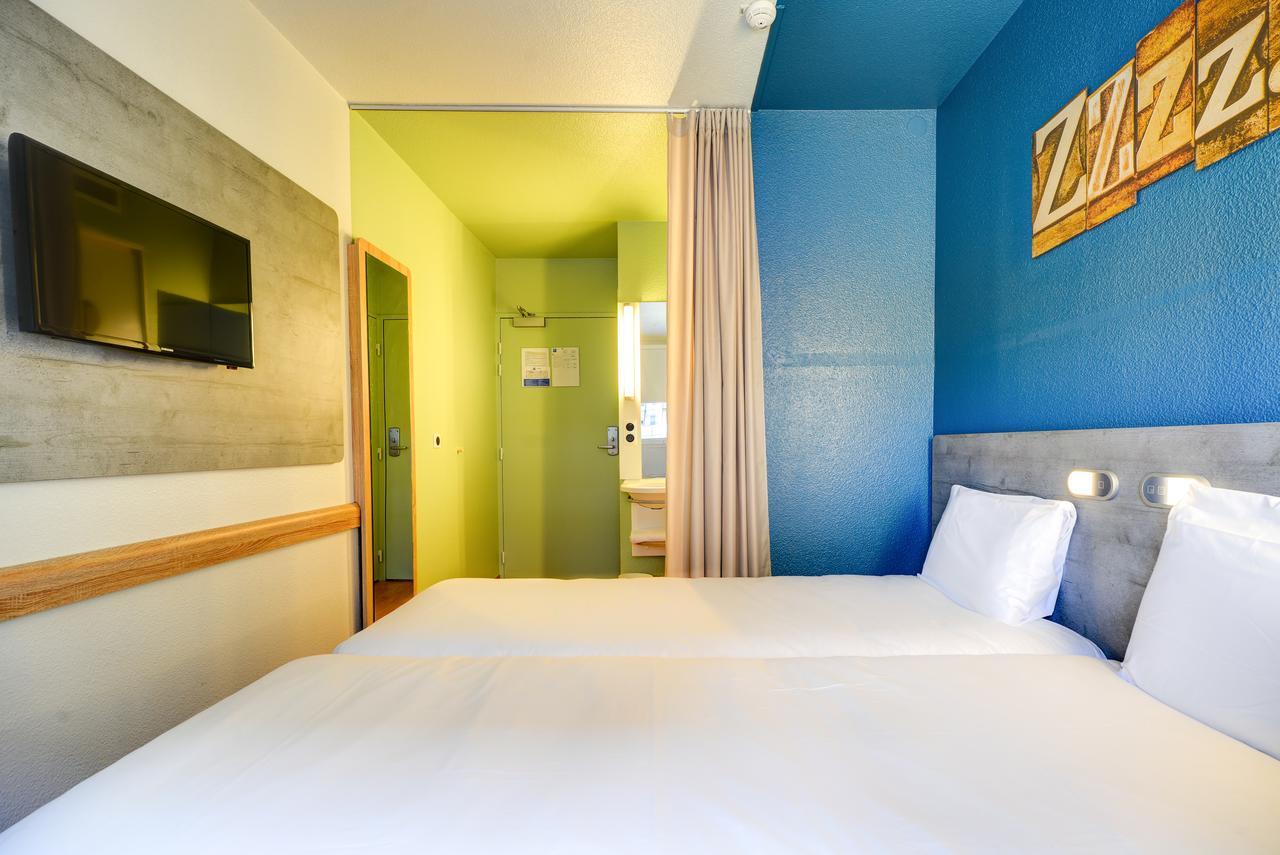 Twin Room,718804231:JPEG