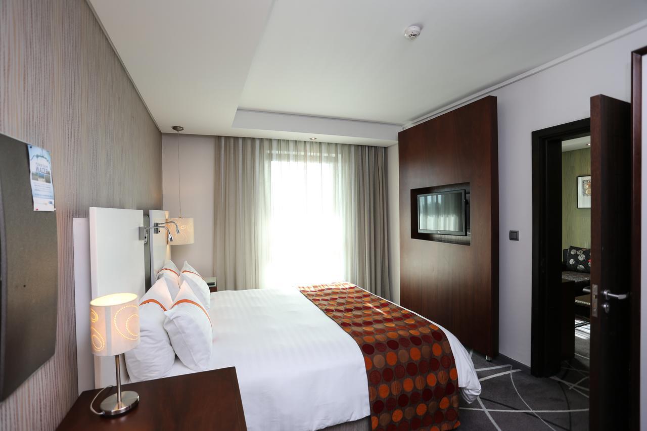 Executive Room,657624384:JPEG