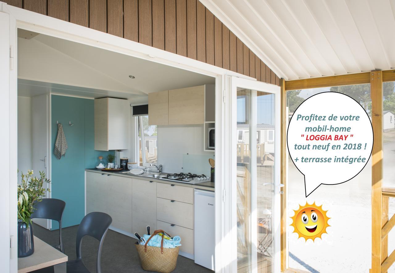 Superior Two-Bedroom Loggia Bay Mobile Home,657808989:JPEG