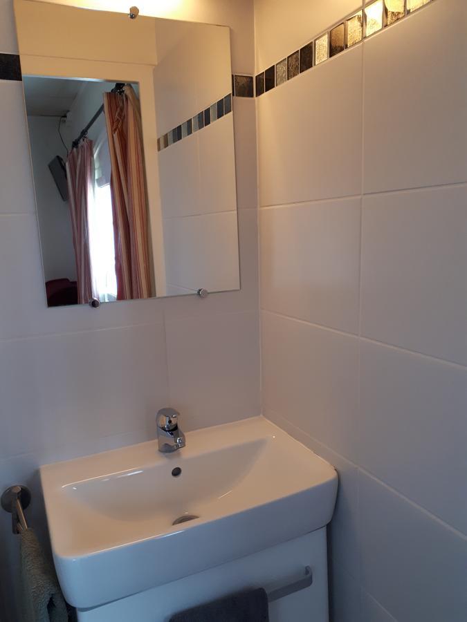 Chambre Double avec Toilettes Communes