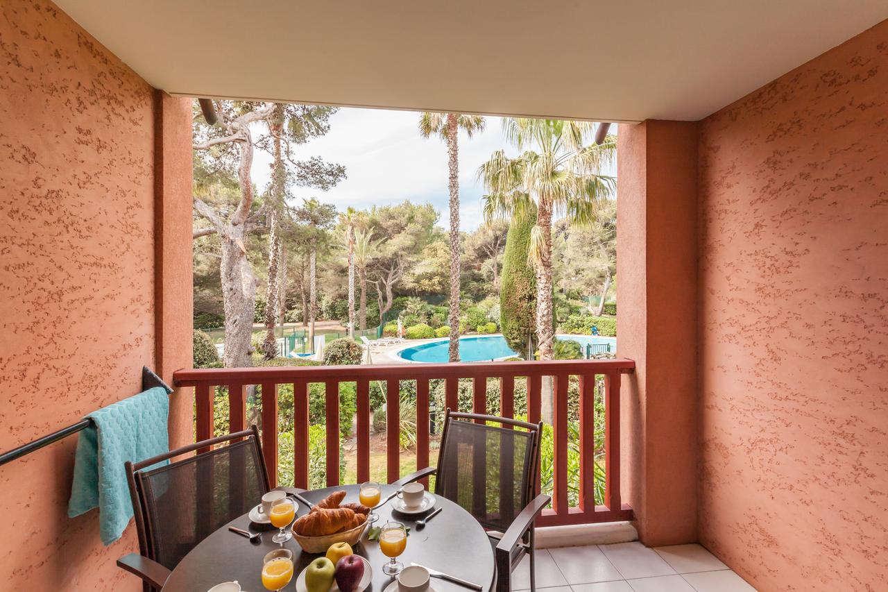 Studio Sleeping Alcove Terrace or Balcony Garden View