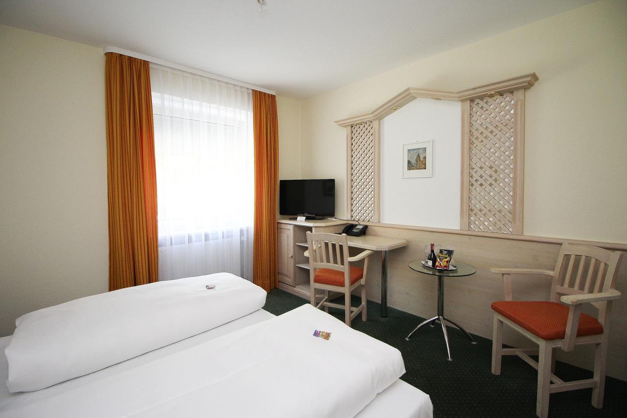 Standard Double Room,670439370:JPEG