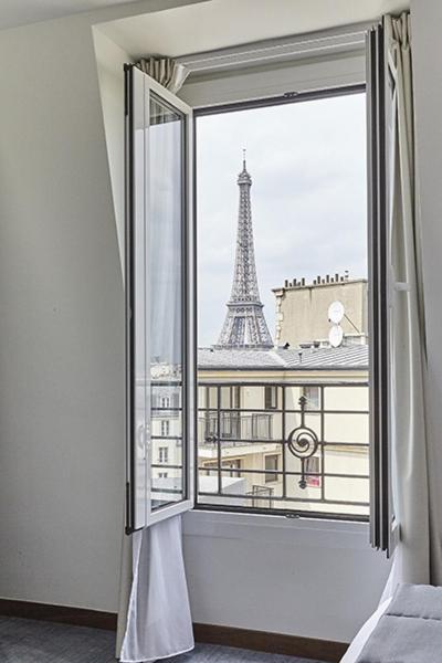 Chambre Double Supérieure - Vue sur Tour Eiffel