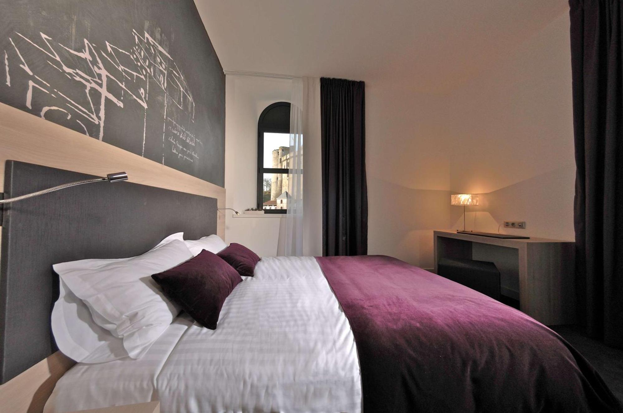 Standard Queen Room with River View,681050679:JPEG