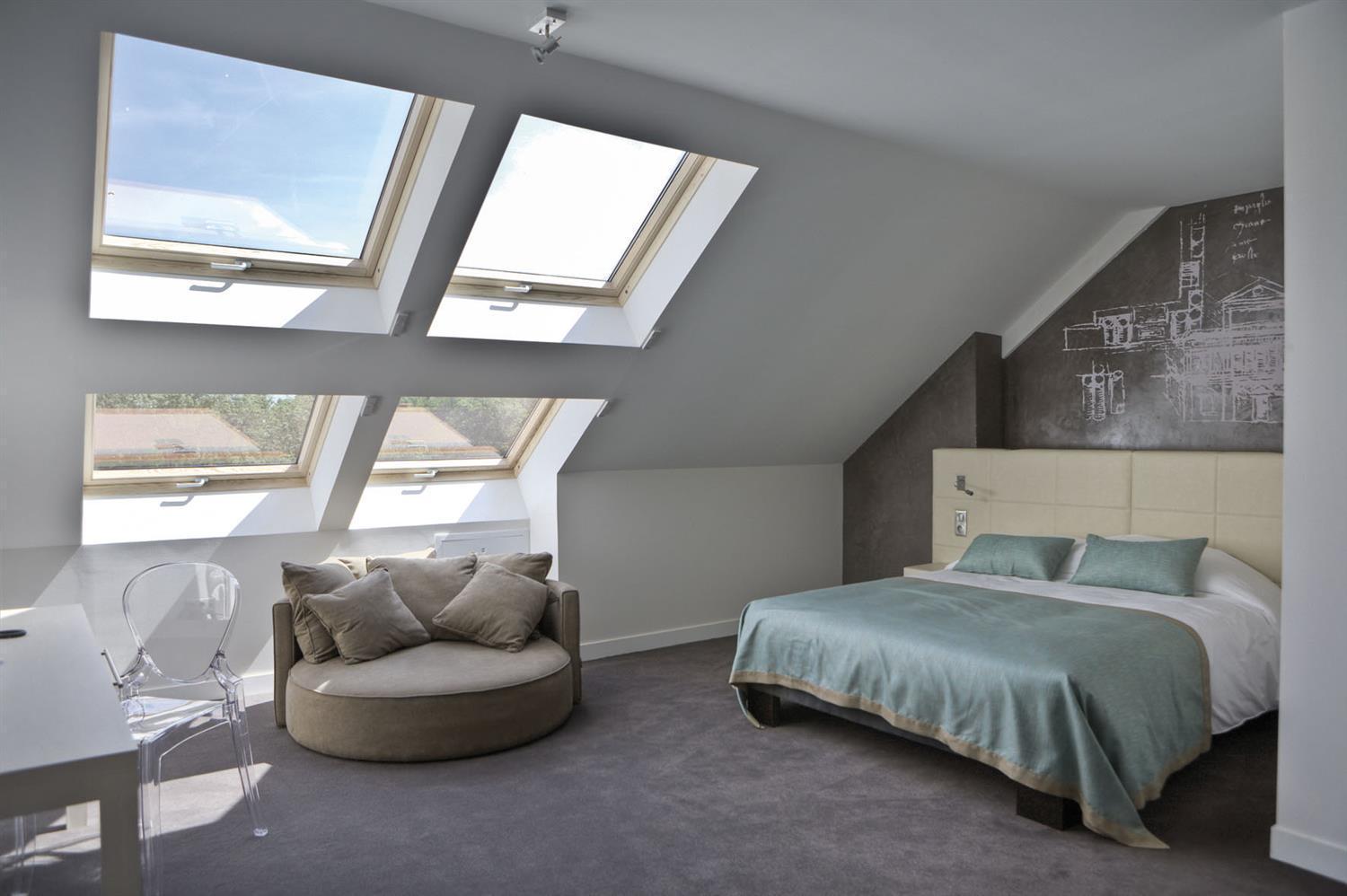 Junior Suite with 1 King and 2 Single Beds and River Side,681050970:JPEG
