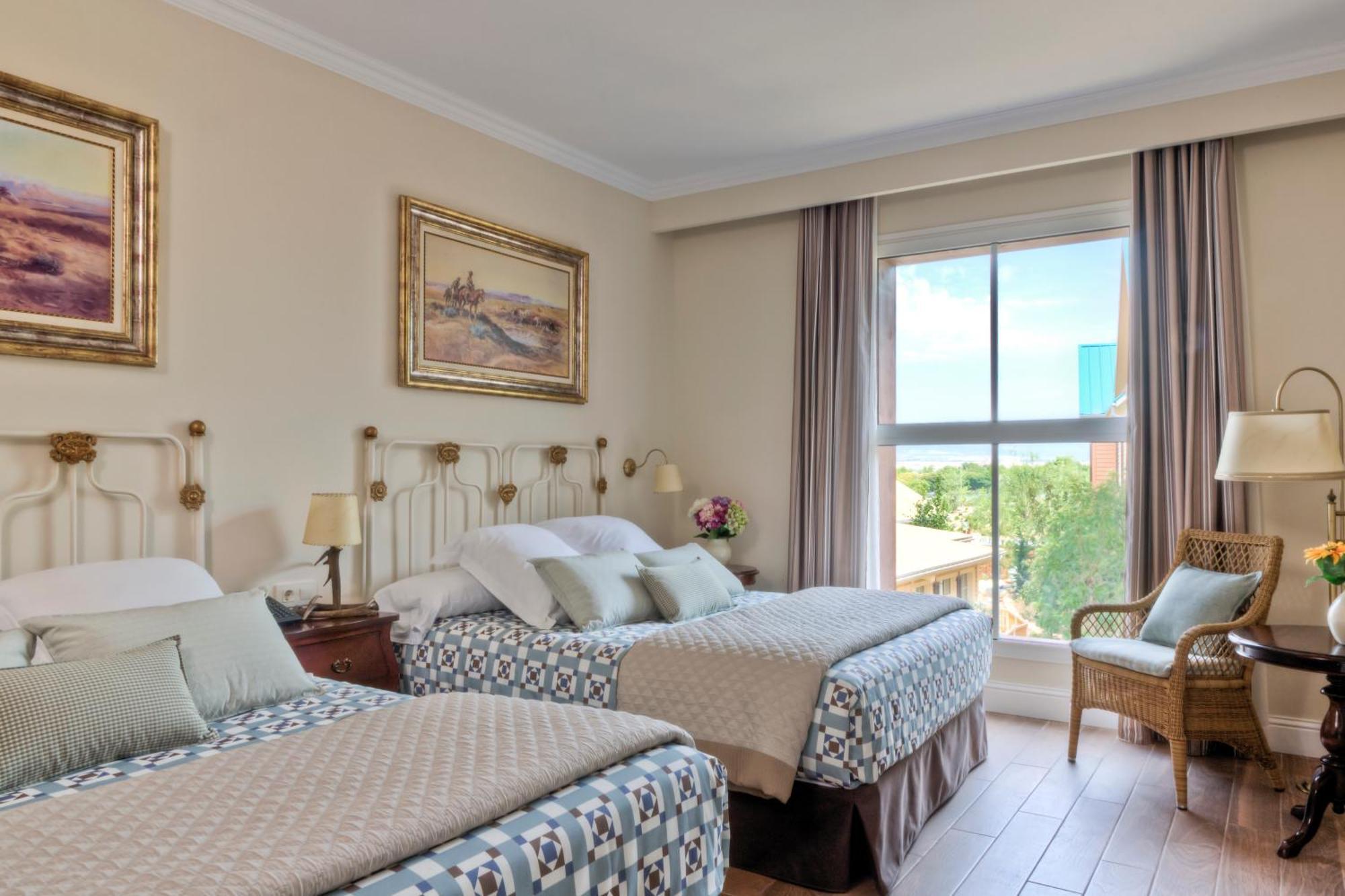 Chambre Supérieure Callaghan avec Accès au Parc d’Attractions PortAventura + 1 Billet pour Ferrari Land (1 Adulte)