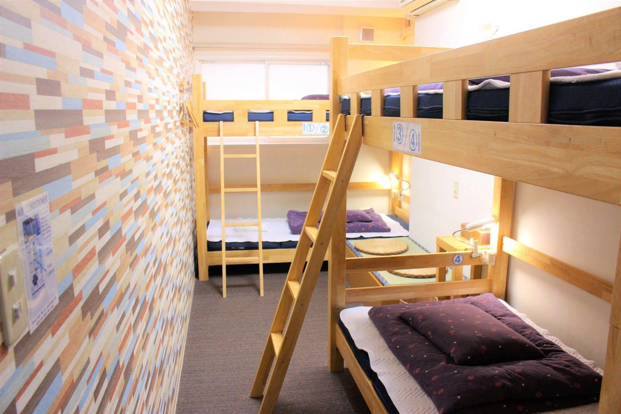 Chambre Quadruple avec Salle de Bains Commune
