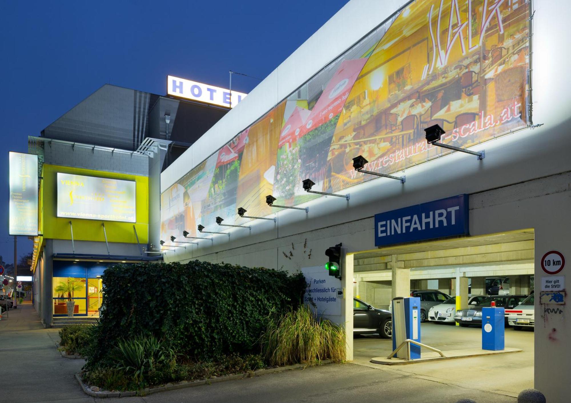 Offre Spéciale - Chambre Double Confort avec Petit-Déjeuner et Parking Inclus
