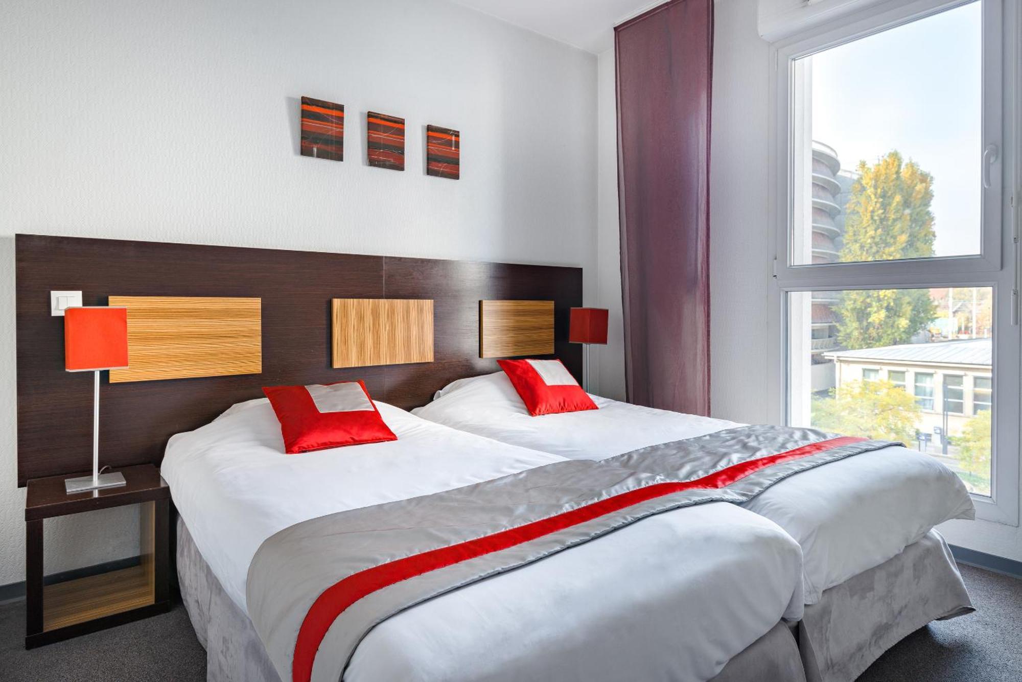 Two-Bedroom Apartment,691347243:JPEG