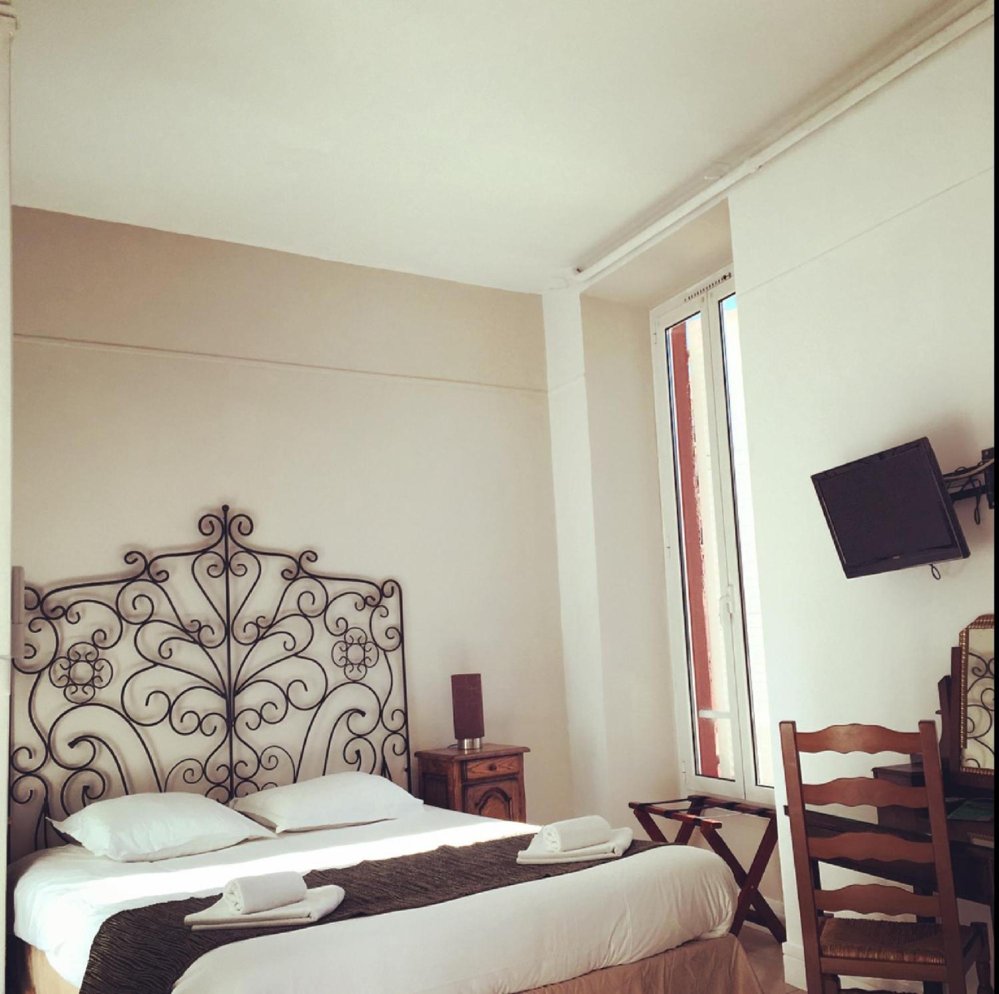 Chambre Supérieure avec 1 Lit Double et 1 Lit Simple