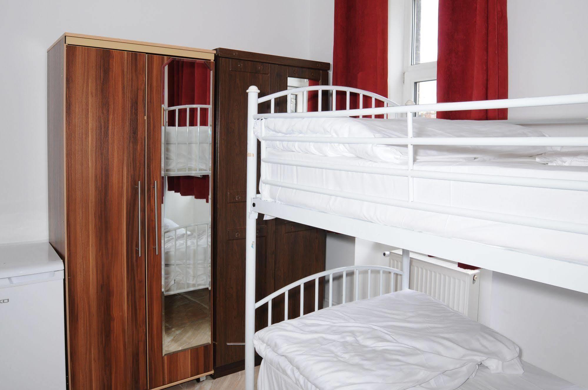 Bed 4-Bed Mixed Dormitory