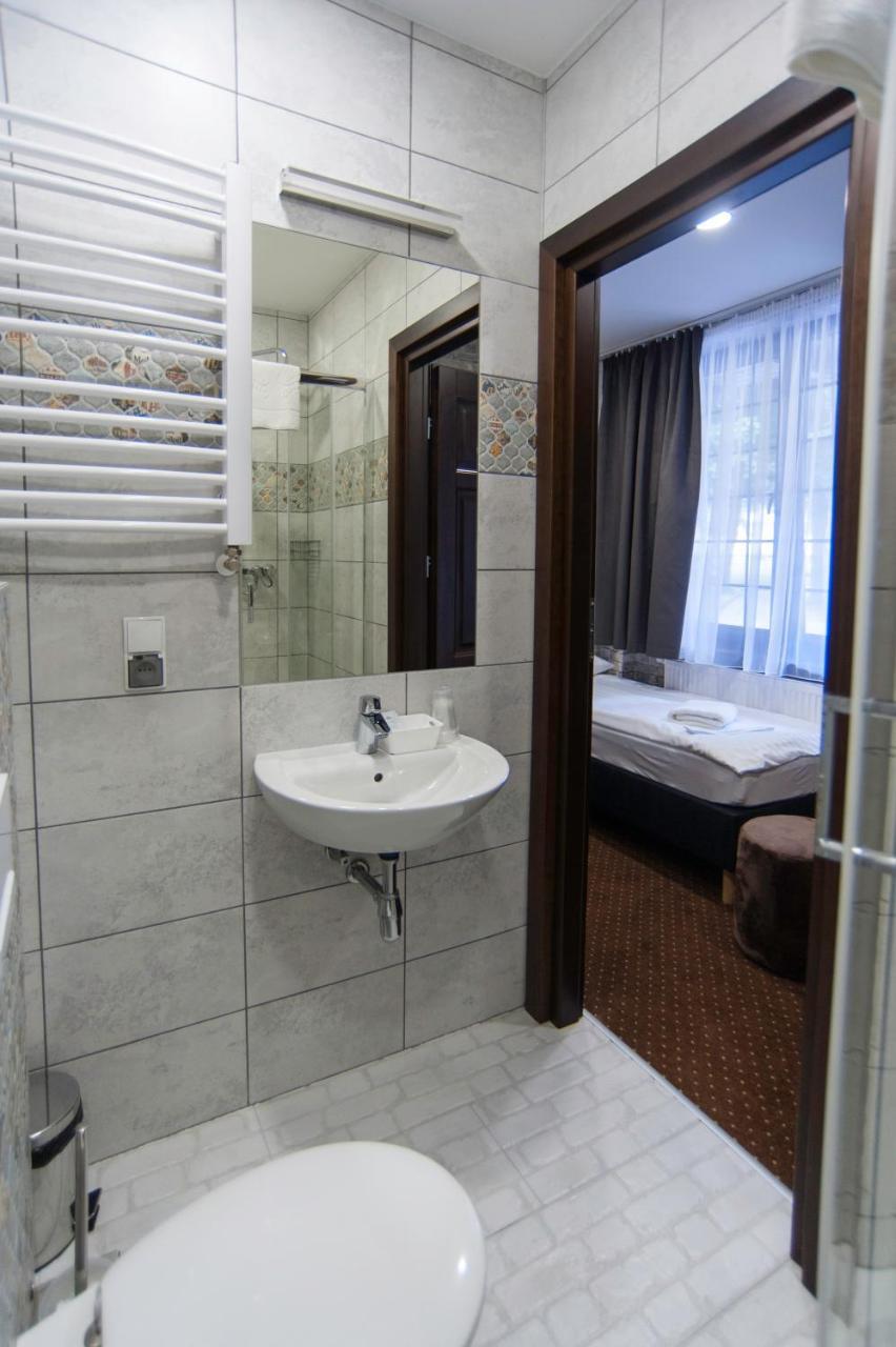 Chambre Triple avec Salle de Bains Privative