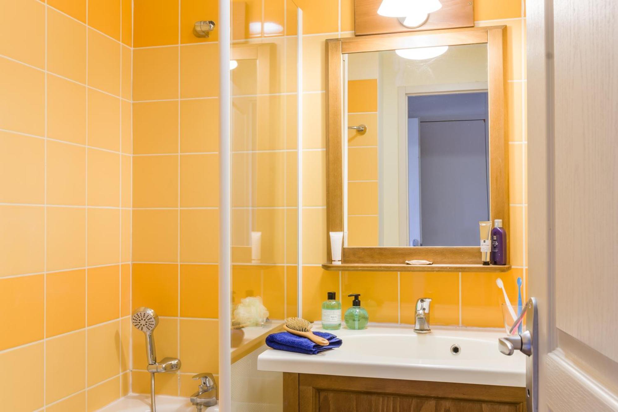 One-Bedroom Apartment with Sleeping Alcove and Terrace or Balcony (7 people),835815977:JPEG