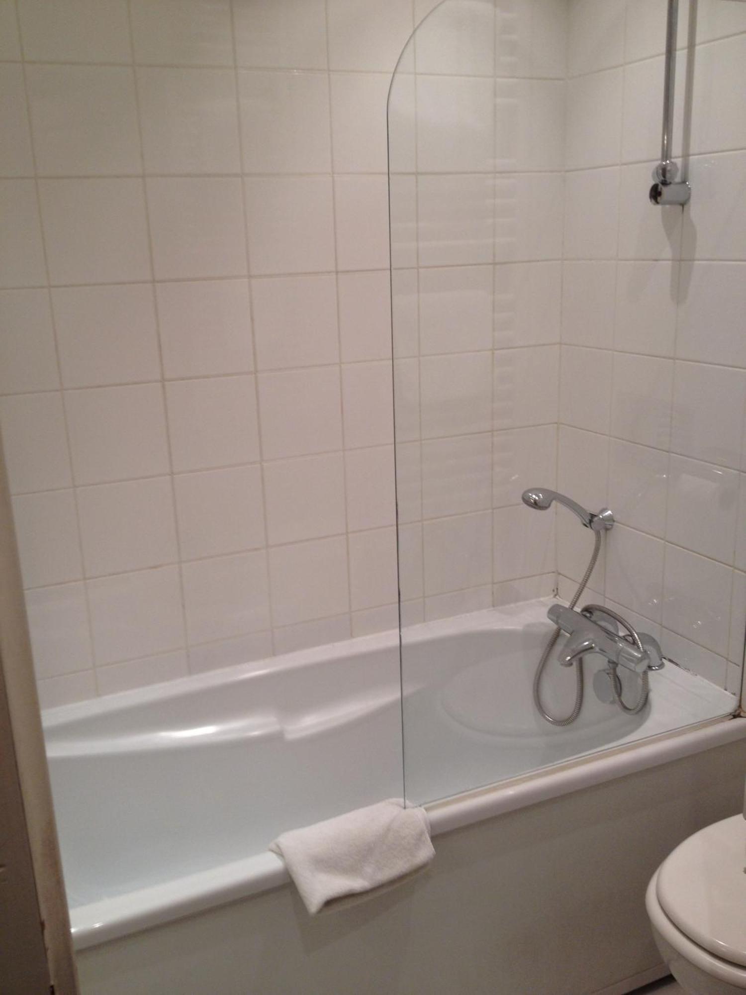 Double Room Bath Ground Floor,1320061360:JPEG
