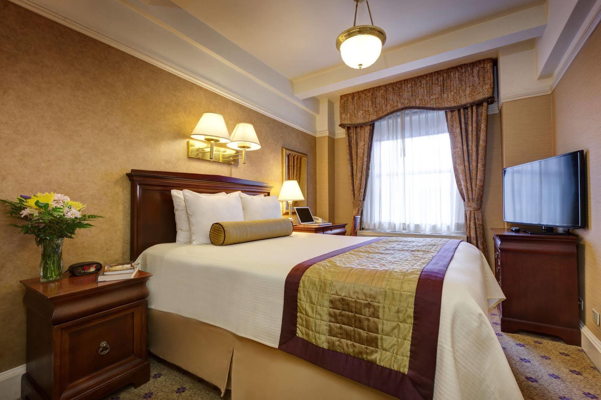 Hébergement Lit King-Size Standard