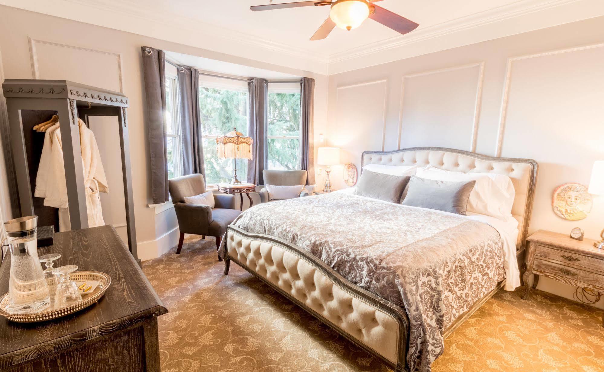 Premier King Room