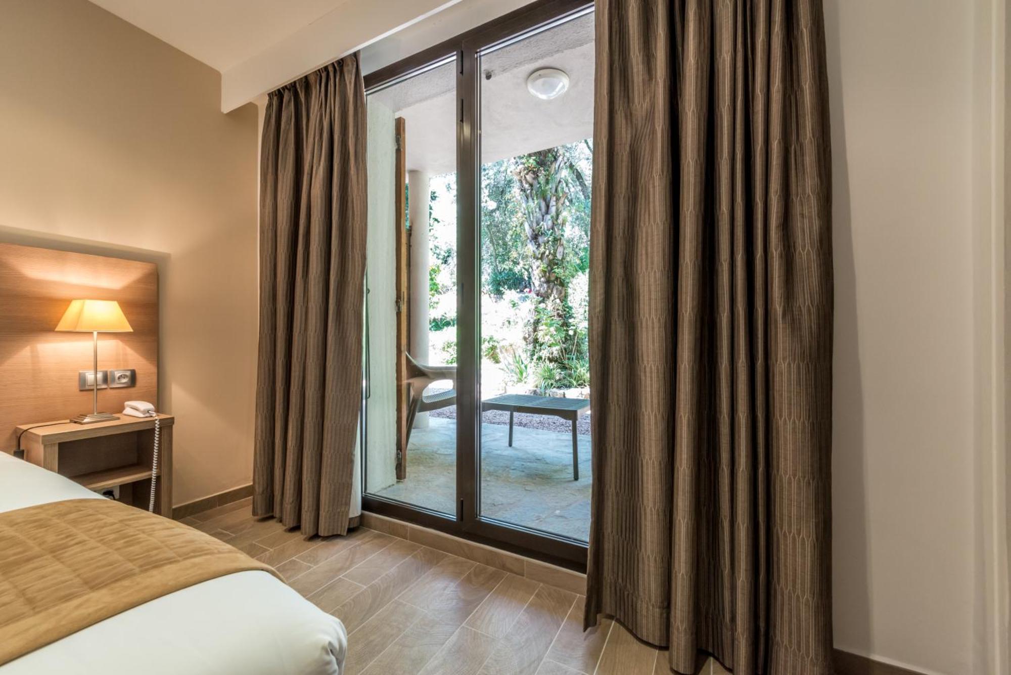 Double Room with Terrace - Garden Side,706929667:JPEG