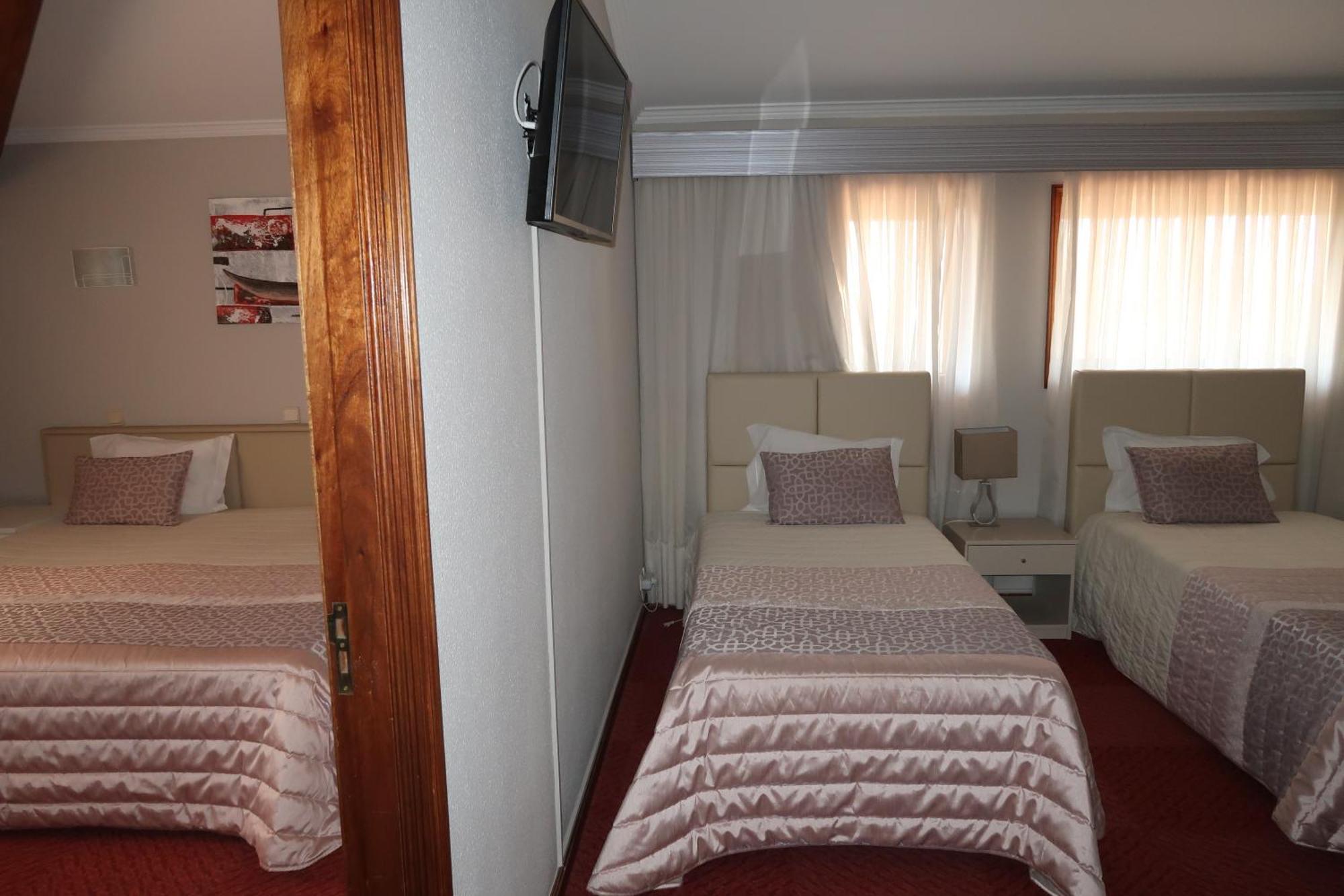 Chambre Familiale (2 Adultes et 2 Enfants de 12 ans ou moins)