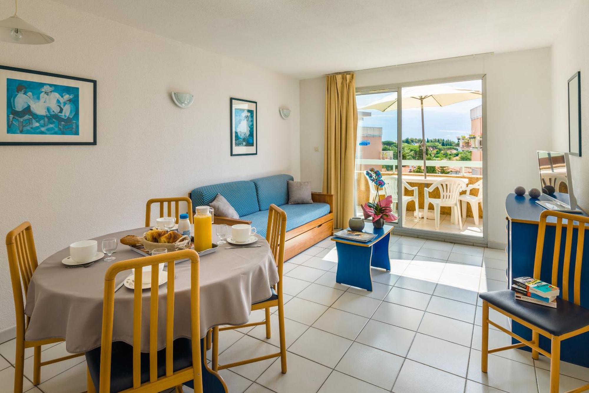One-Bedroom Apartment (4 Adults),707478796:JPEG