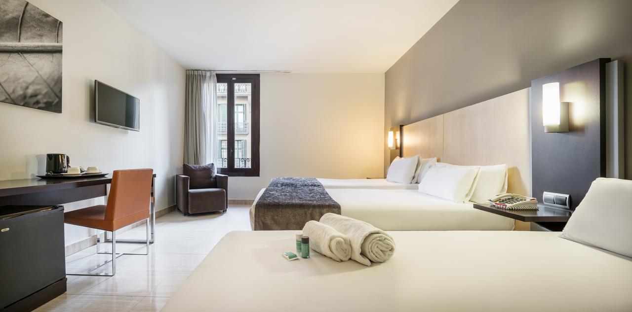 Chambre Double ou Lits Jumeaux avec Lit d'Appoint (2 Adultes + 1 Enfant)
