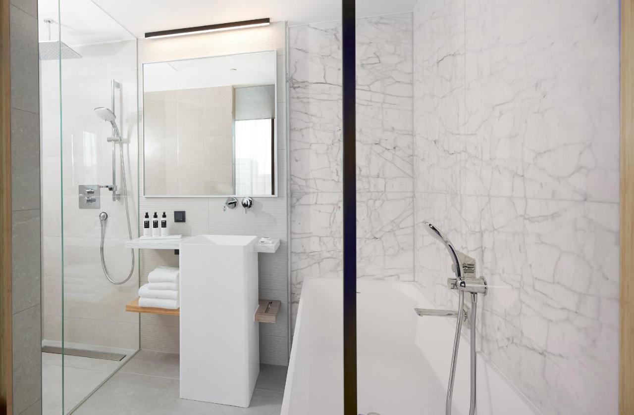 Suite Junior avec Baignoire et Douche