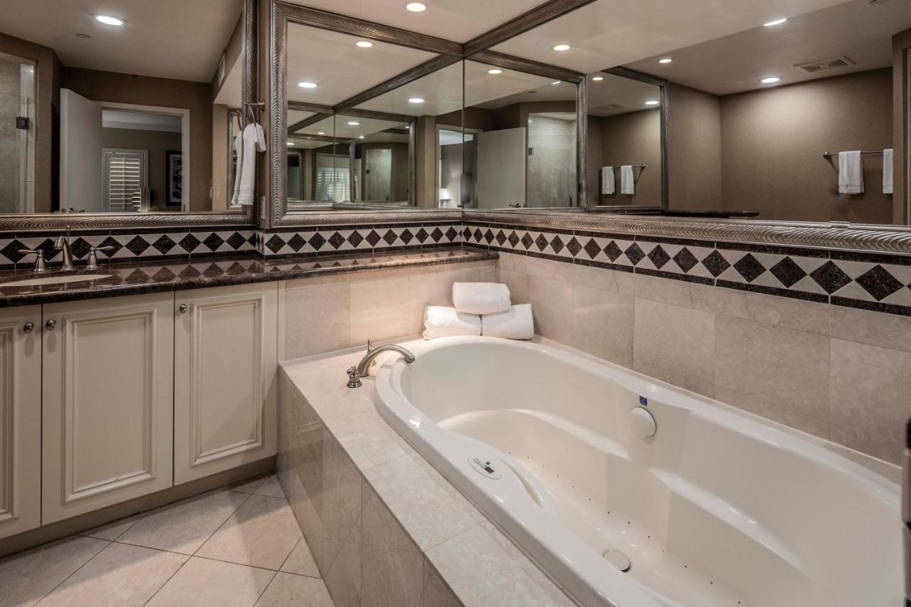 Deluxe King Suite No Resort Fees,1275342694:JPEG