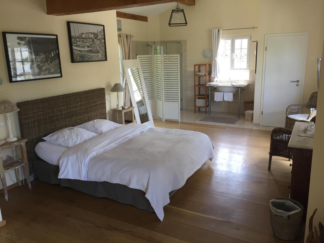 Chambre Double Supérieure avec Balcon 4 - Vue sur Piscine - 36 m²