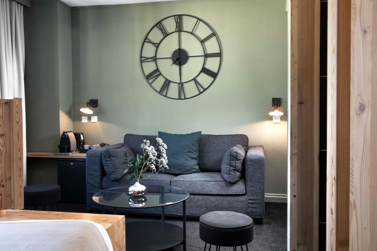 Suite,746632541:JPEG