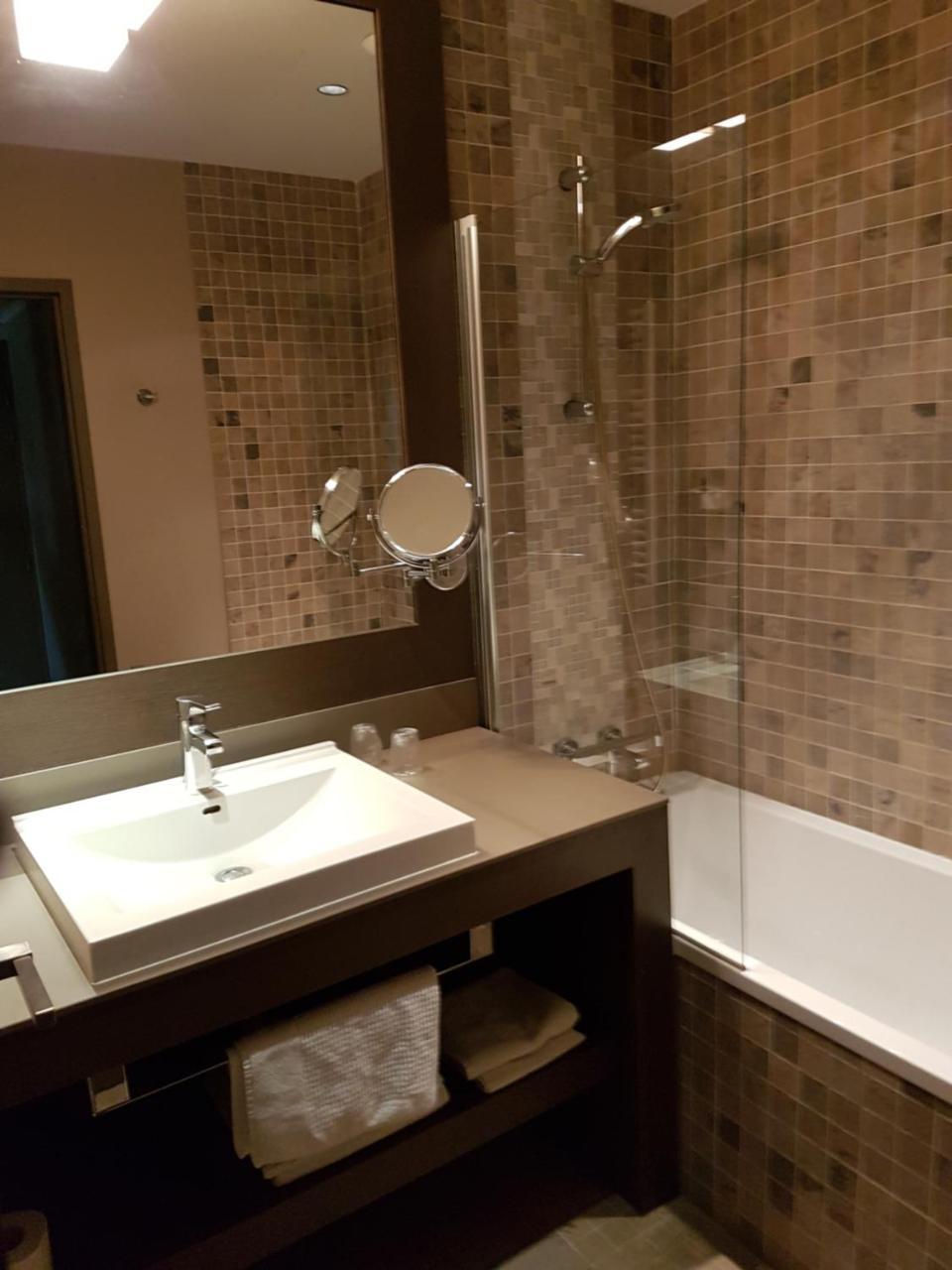 Deluxe Double or Twin Room,749560382:JPEG