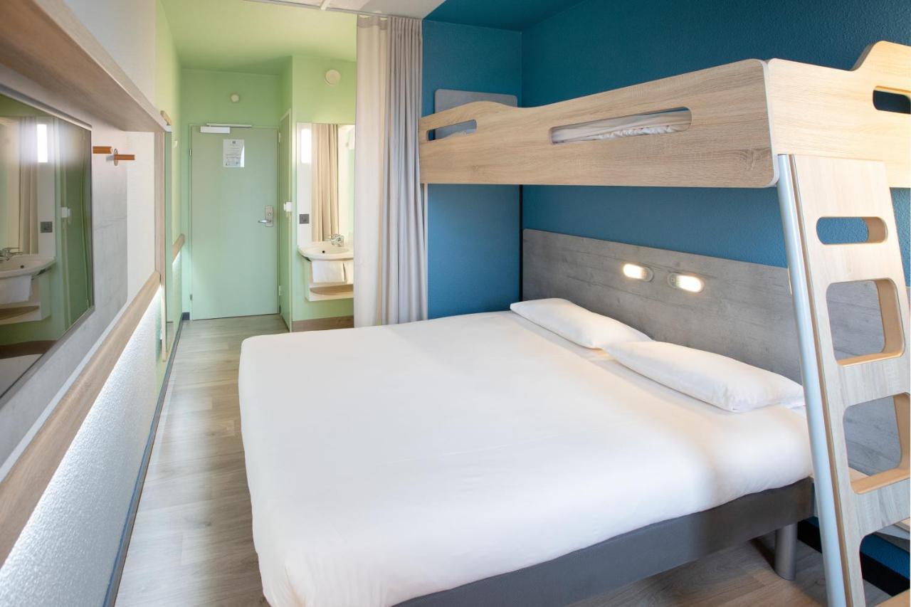 Triple Room a Double Bed a Bunk Bed