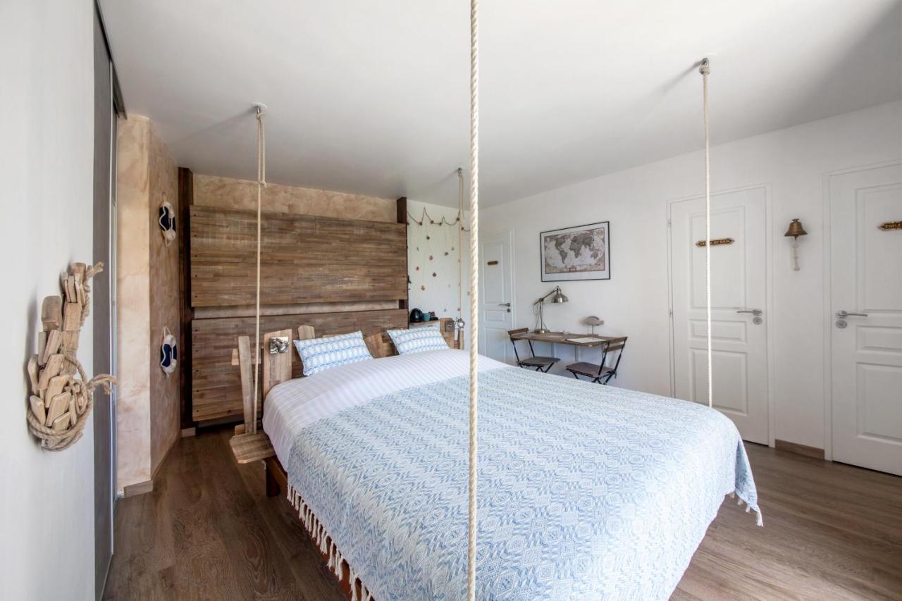 Chambre Double Deluxe - Vue Latérale sur Mer