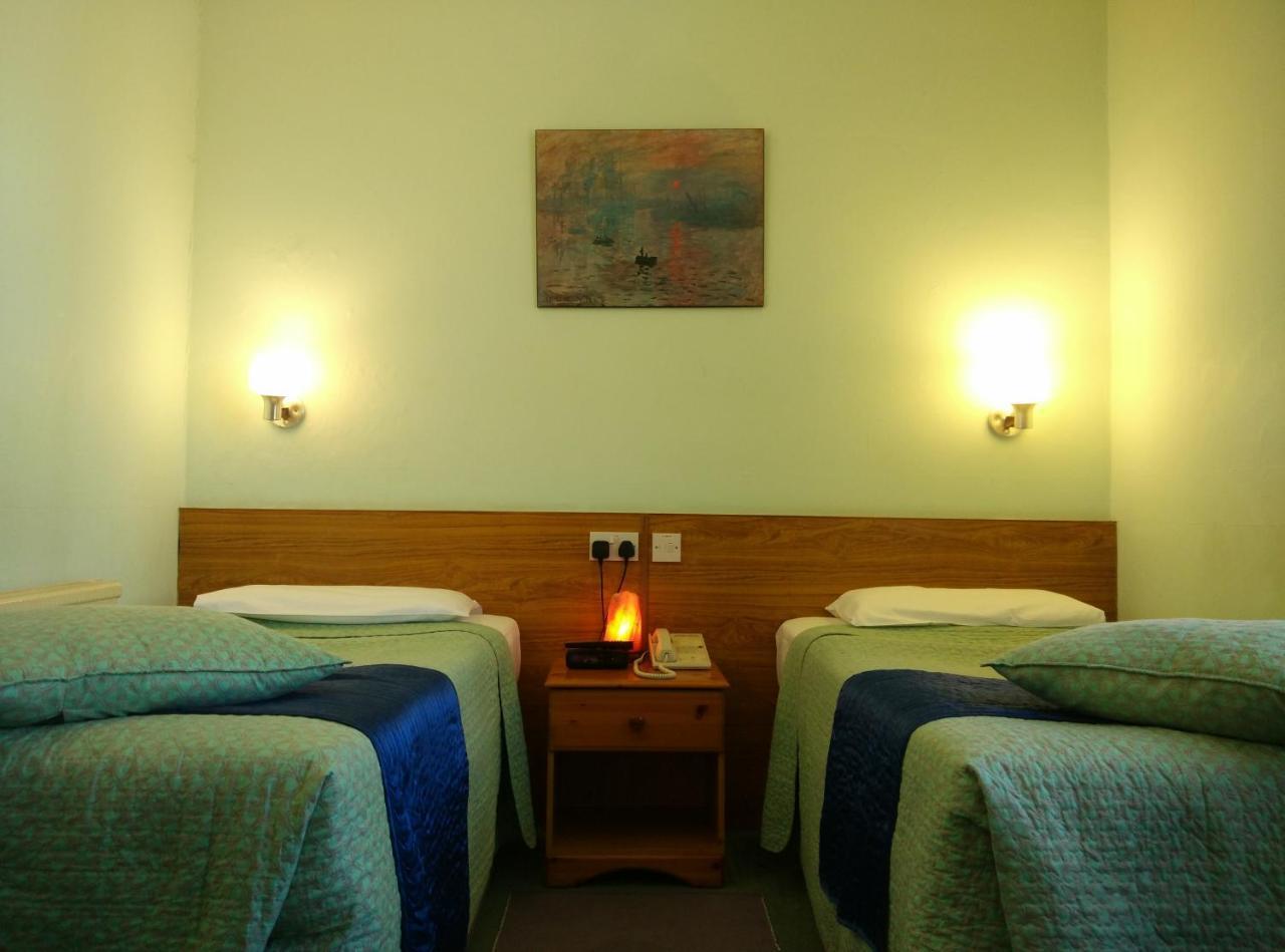 Chambre Lits Jumeaux Standard avec Salle de Bains Privative