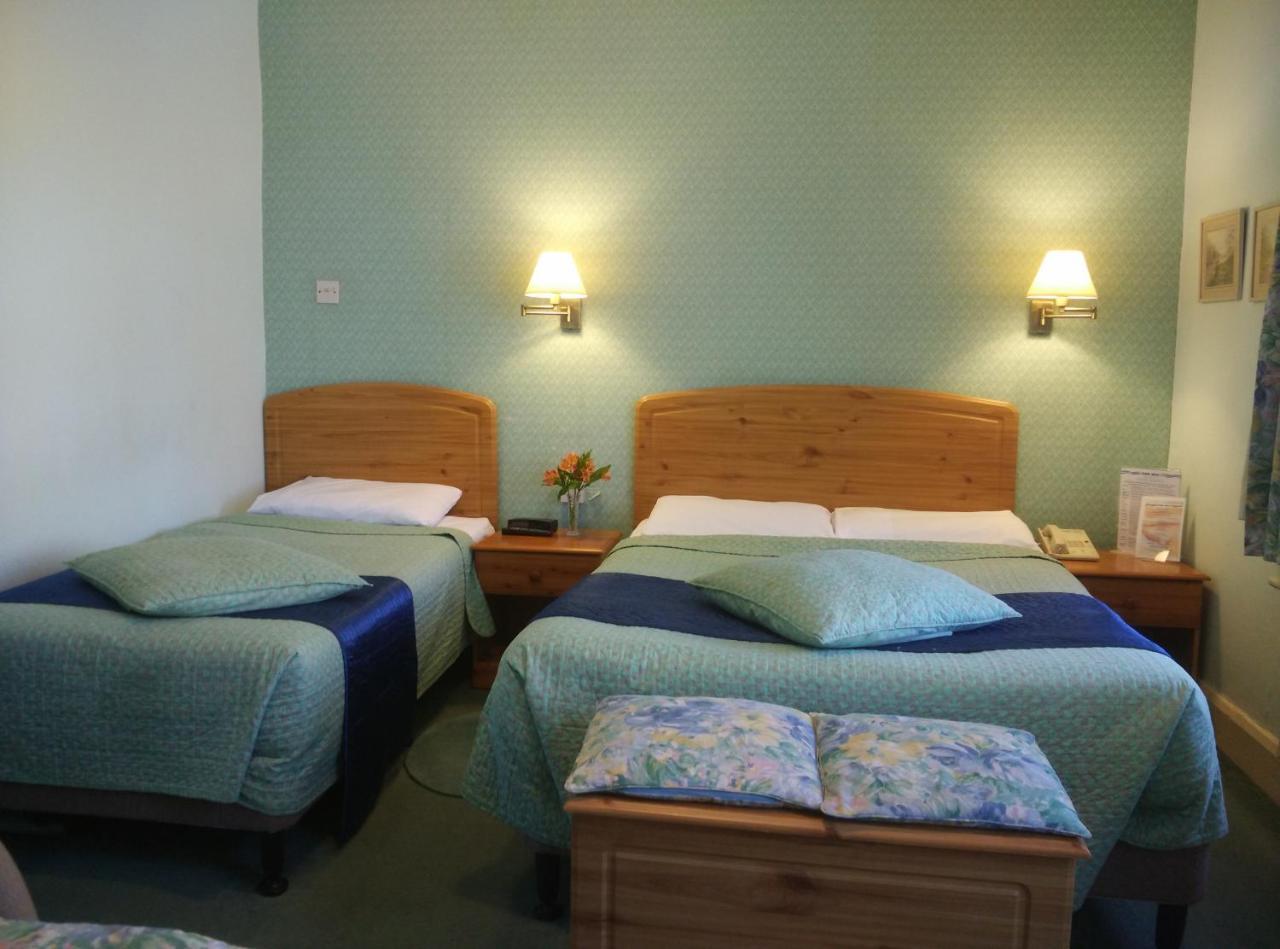Chambre Familiale Standard avec Salle de Bains Privative