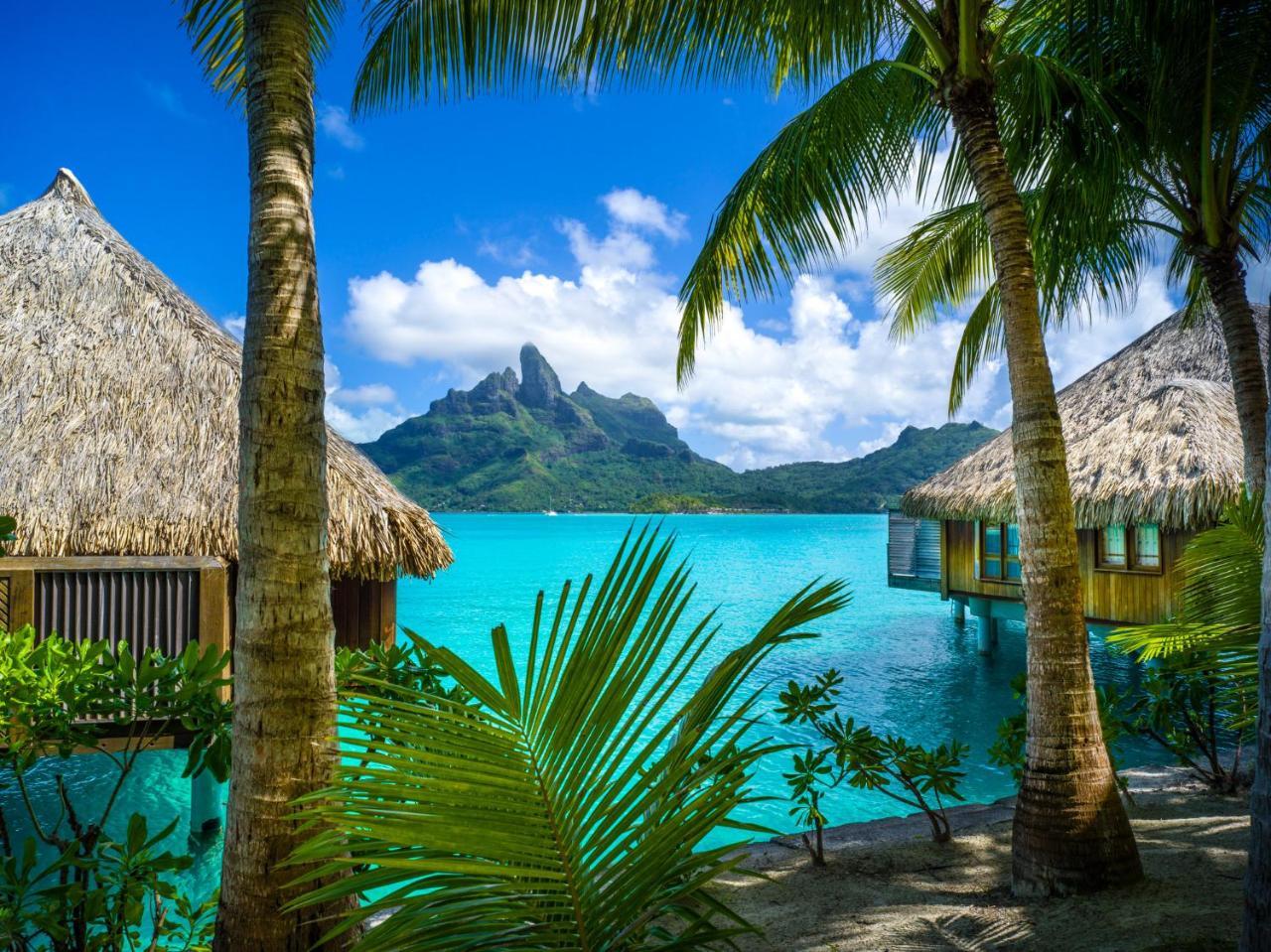 Overwater Deluxe Villa, Mt. Otemanu view,1353124687:JPEG