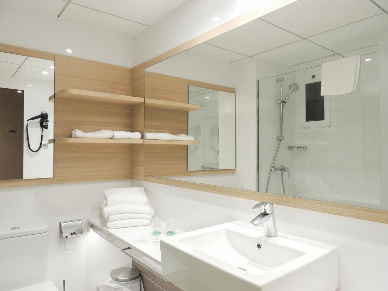 Chambre Triple Standard (3 Adultes)