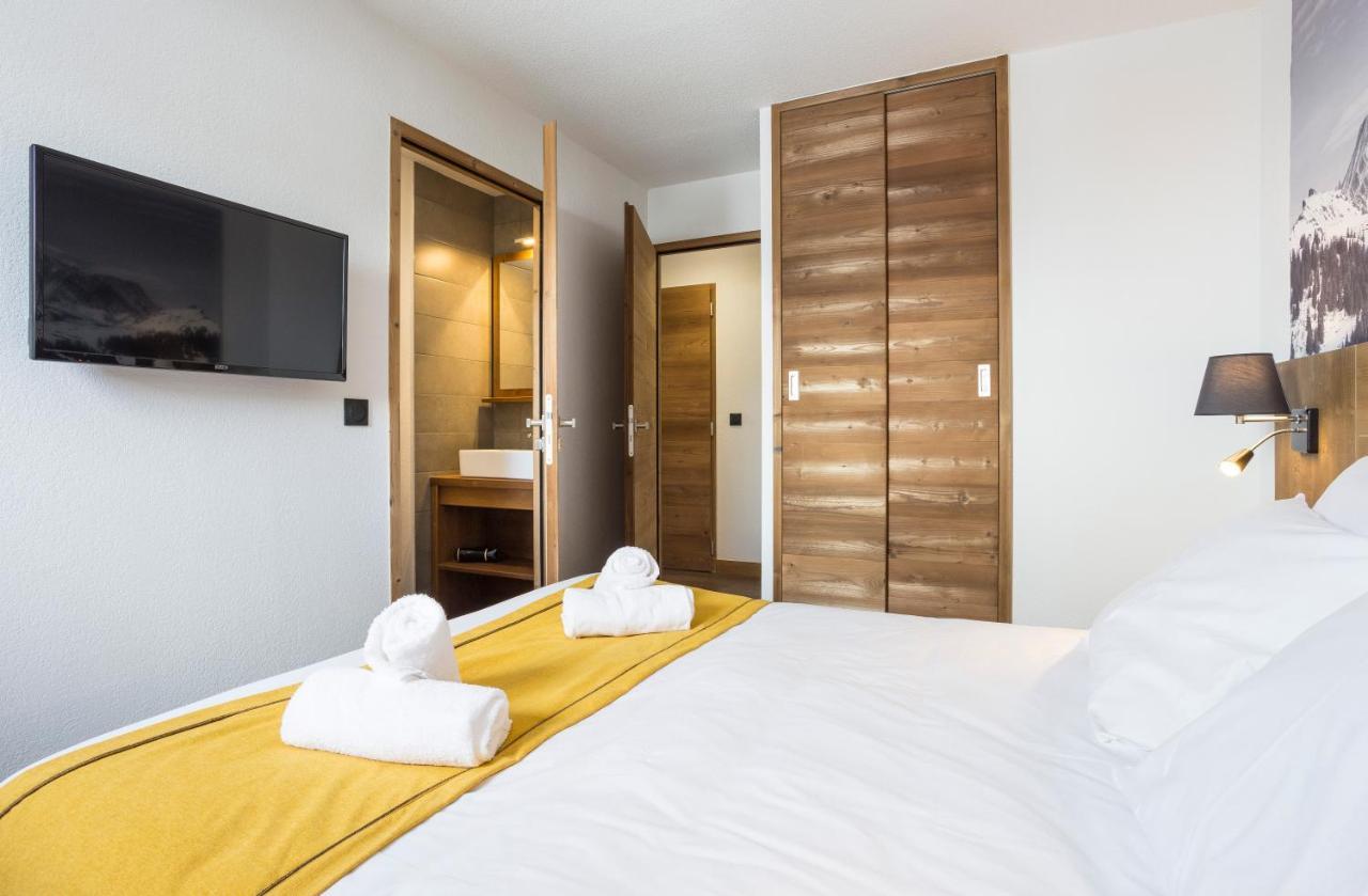Three-Bedroom Apartment,775655956:JPEG