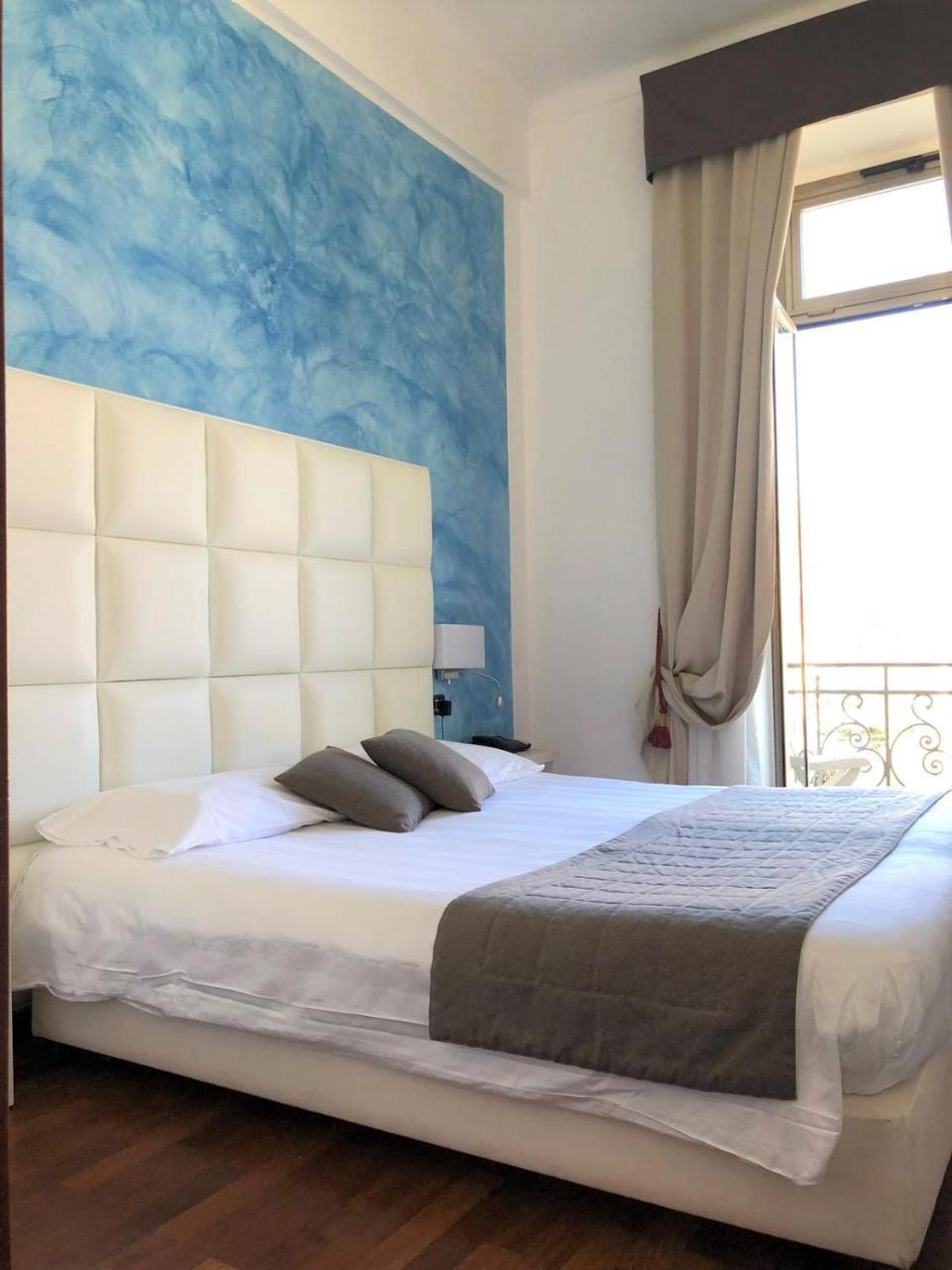 Double or Twin Room Hill View