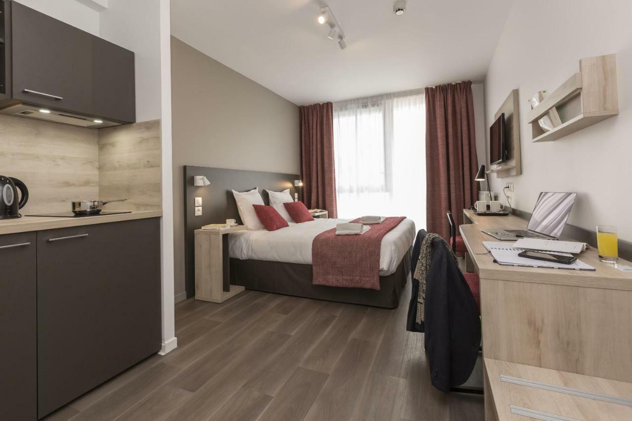 Studio Apartment