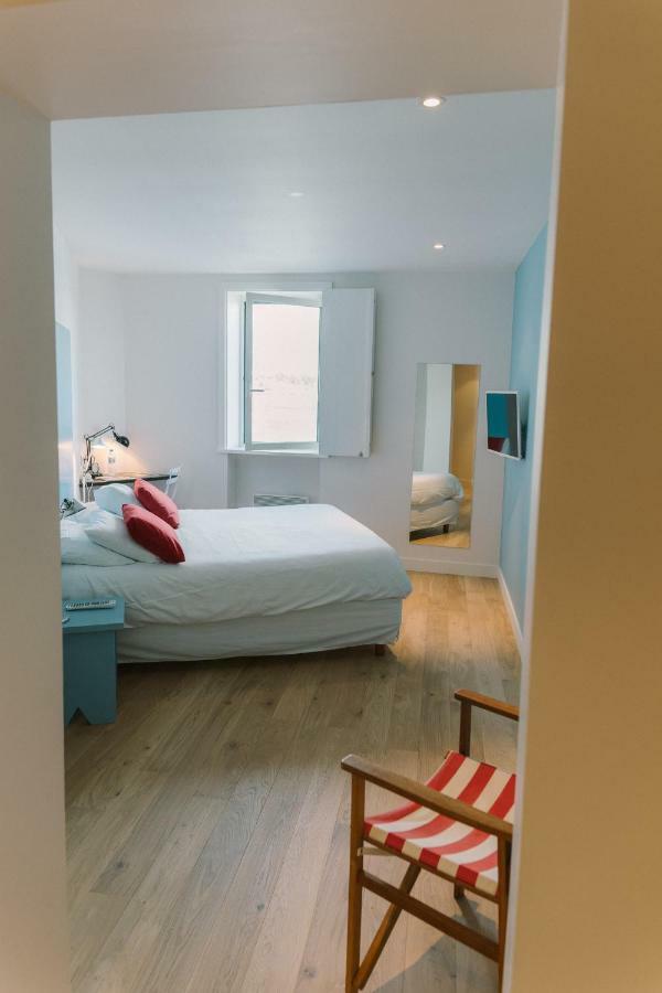 Double Room with Harbour View,784395768:JPEG