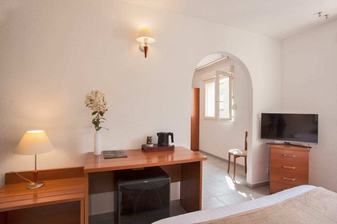 Chambre Triple - Vue sur Ville