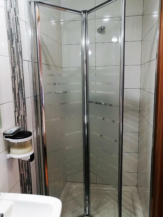 Chambre Triple avec Salle de Bains
