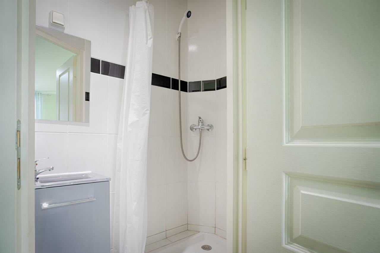 Single Room Private Bathroom,796780026:JPEG